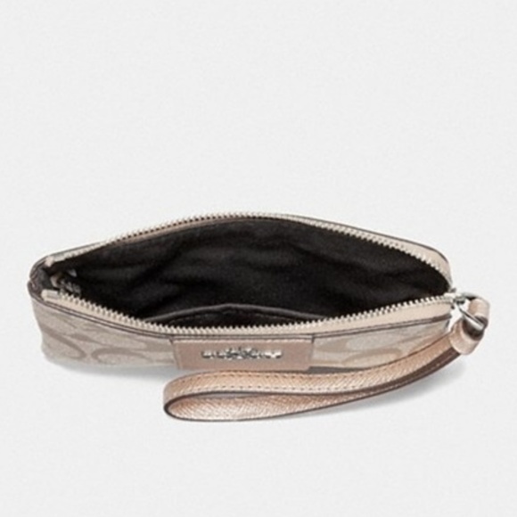 🔥LAST1🔥NIB COACH LEATHER CORNER ZIP SIG WRISTLET - Picture 3 of 7